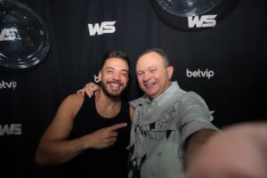 Brandão chama e dessa vez o cantor Safadão aparece. Veja o vídeo