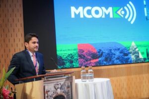 Juscelino Filho fala sobre inclusão digital brasileira em seminário na Suécia
