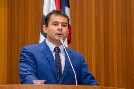 Com indicação do deputado Eric os PMs que atuaram no trágico caso que vitimou a jovem Ruth Santana e seu avô Nego Machante receberam Voto de Aplauso na Assembleia Legislativa