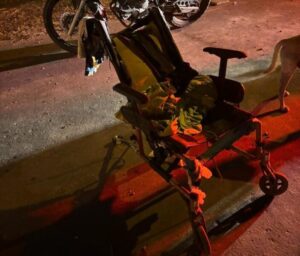 Jovem é presa em São Luís com drogas e simulacro de arma escondidos em cadeira de rodas
