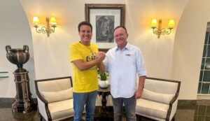 Felipe Camarão se afasta da SEDUC para coordenar a campanha de Duarte