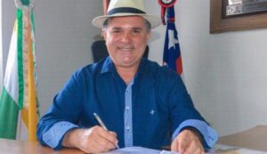 Prefeito de Vargem Grande entrega ‘Estação de Iluminação’ precária com custo de R$ 319 mil
