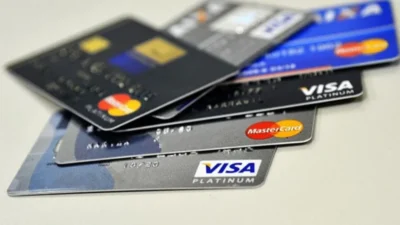 Portabilidade do saldo devedor do cartão de crédito começou na segunda-feira (1°); veja o que muda