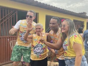 Gilmar Pereira e Charles arrastam multidão com o “Bloco Vem Comigo” pelas ruas de Três Marias