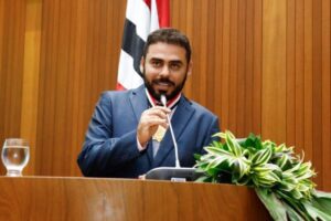 Dudu Diniz é homenageado com a Medalha Manuel Beckman na Assembleia Legislativa