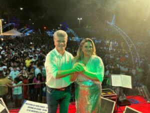 Multidão celebra 104 anos de Porto Franco e réveillon com show de Calcinha Preta