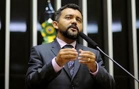 Mensagens do celular do deputado federal Cléber Verde são capturadas pela Polícia Federal; Investigação está nas mãos de Flávio Dino