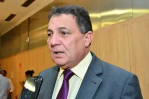 Tema Cunha precisa de 9 vereadores dos 13 para reverter parecer do TCE sobre prestação de contas