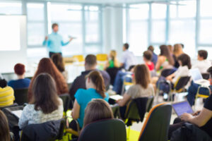 Pé-de-Meia: estudantes nascidos em março e abril recebem hoje R$ 200