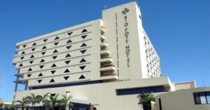 Rio Poty Hotel é condenado em R$ 200 mil por lançar esgoto na praia da Ponta D’Areia