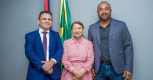 Aprovado projeto de Roberto Costa que concede Título de Cidadão Maranhense ao secretário Maurício Ribeiro