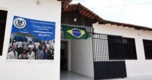 Juiz determina medidas urgentes em escola pública de São Luís onde crianças derretem de calor