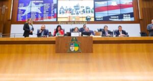 Alema aprova Medidas Provisórias que beneficiam professores e policiais do MA