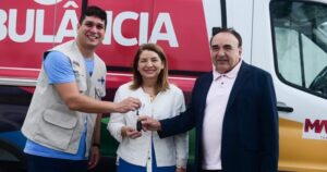 Governo entrega ambulância com suporte avançado para Barreirinhas