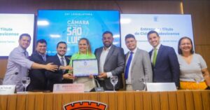 Cantora Anna Torres recebe título de cidadã ludovicense da Câmara de São Luís