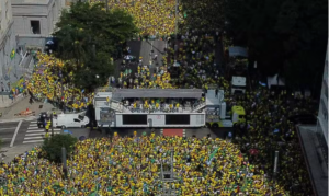 Ato de Bolsonaro na Paulista teve 185 mil pessoas, diz levantamento de pesquisadores da USP
