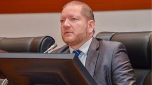 Ação contra Othelino Neto por infidelidade partidária será julgada pelo TRE-MA