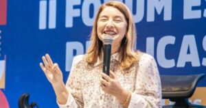 Iracema Vale profere palestra no II Fórum Estadual de Políticas Públicas para as Mulheres