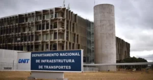 Dnit intensificará notificação de dívidas de proprietários de veículos