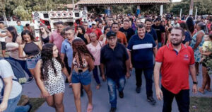 Fernando Pessoa entrega escola totalmente reformada na Chapadinha, Poço Artesiano no Javem e distribui cestas básicas