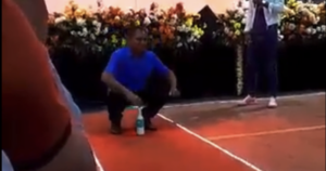 Coordenador de Educação desce na boquinha da garrafa em Vargem Grande; assista ao vídeo