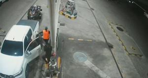 Câmeras flagram assalto a motorista que abastecia veículo em posto na Lagoa da Jansen