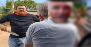 Vídeo mostra momento em que vereador petista, armado de faca, tenta matar blogueiro