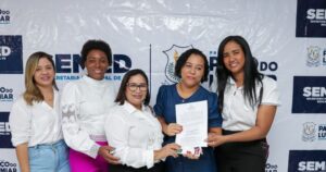 Paço do Lumiar: Paula Azevedo reforça compromisso com Educação na posse de 122 concursados