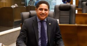 Zé Inácio celebra aprovação do piso salarial nacional para profissionais da enfermagem no MA