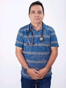 Médico cubano vira secretário de saúde e agora que ser vereador no interior do Maranhão