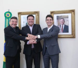 Presidente da Famem e diretor-geral realizam visita de cortesia ao governador em exercício, no Palácio dos Leões