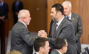 Fábio Macedo participa de reunião técnica sobre o conselho político da coalizão com presidente Lula