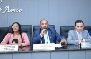 Jorge Marú aprova Redução de Carga Horária de Profissionais da Educação