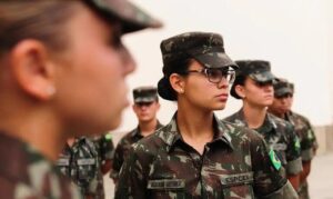 Atenção mulheres!!! Ministério da Defesa anuncia início do alistamento militar feminino; governo publica decreto com regras