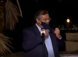 Dino é alvo de duas moções de repúdio e nova convocação na Câmara
