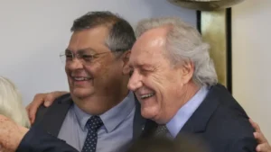 Dino e Lewandowski fazem primeira reunião para transição no Ministério da Justiça