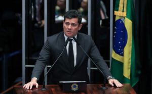 Moro deve agradecer ao governo Lula por fazer o contrário do que ele próprio queria