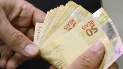 Dívidas no programa ‘Desenrola’ podem ser negociadas nos Correios sem cobrança de taxas ou custos