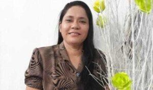 Professora baleada dentro de igreja, por dupla que executou um homem, morre após cirurgia