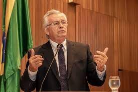 Vídeo do dia: Arnaldo Melo põe nome à disposição para presidir Assembleia…