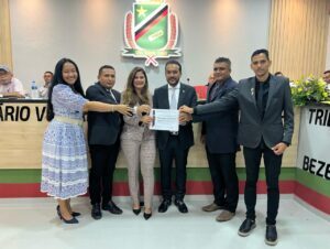 Deputado Júnior Cascaria recebe título de Cidadão Esperantinopense