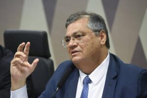 Flávio Dino autoriza créditos extraordinários para combate a incêndios na Amazônia e Pantanal