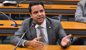 Governo Federal dá exemplo a Flávio Dino, diz Edilázio