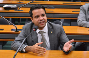 Monitorado por tornozeleira Edilázio é demitido de cargo na Petrobras