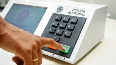 ELEIÇÕES 2024! Eleitores podem levar “colinha” com números dos candidatos para a cabine de votação