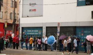 Dezembro fecha com saldo negativo de 431.011 empregos, diz novo Caged