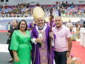 Renovando os votos de fé, prefeita Paula Azevedo participa da abertura da Campanha da Fraternidade