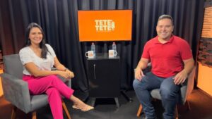 Clara Gomes participa do podcast ‘Tete a Tete’ com Olavo Sampaio