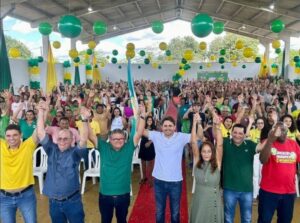 Em evento gigantesco, Solimar e Luza Paiva são oficializados como candidatos a Prefeito e Vice de Matões do Norte
