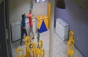 Imagens chocantes: dono de bar é assassinado na frente de uma criança no interior do MA